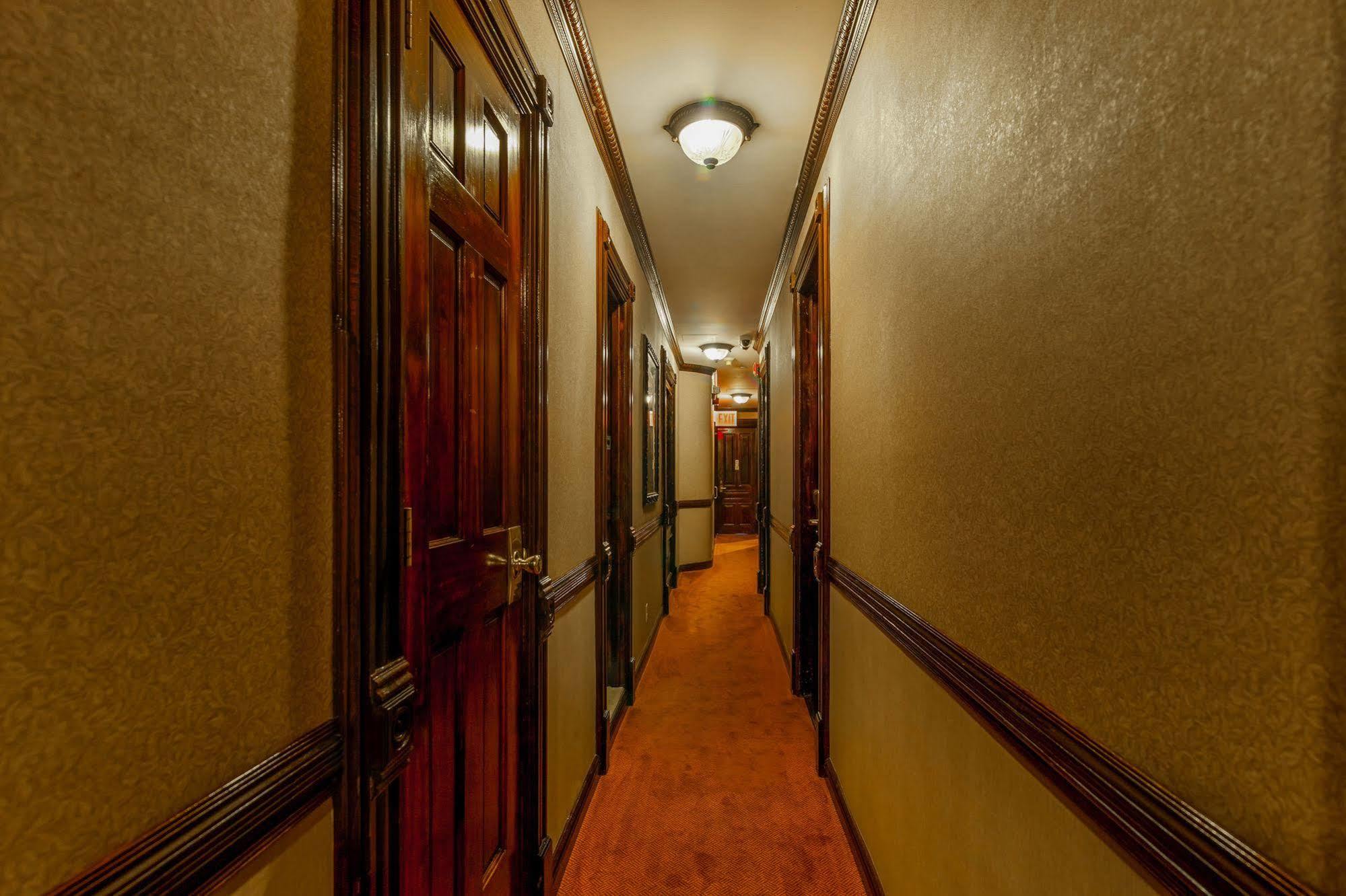 Hotel 17 - Extended 2*